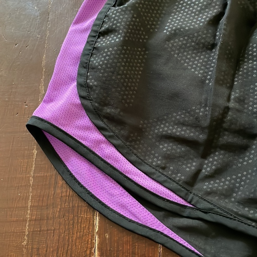 Women's Nike Tempo Dri-Fit Running Workout Shorts Medium - Picture 4 of 13